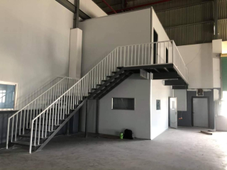 Thi Công Lan Can Cầu Thang Sắt